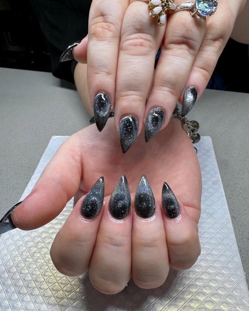 Holographic Cat Eye Nails