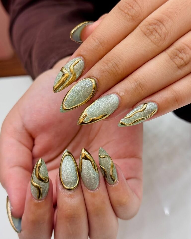 holiday nails