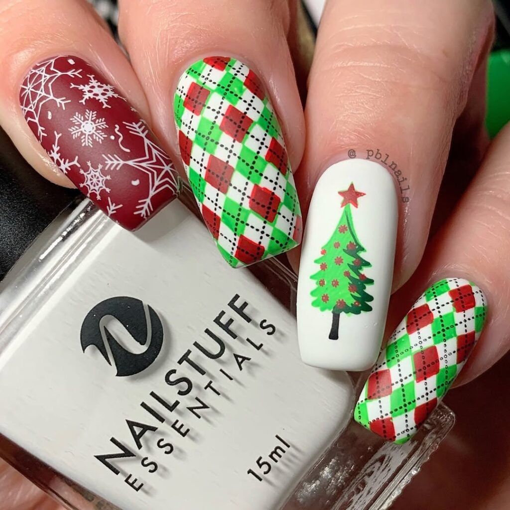 Christmas Tree Nails