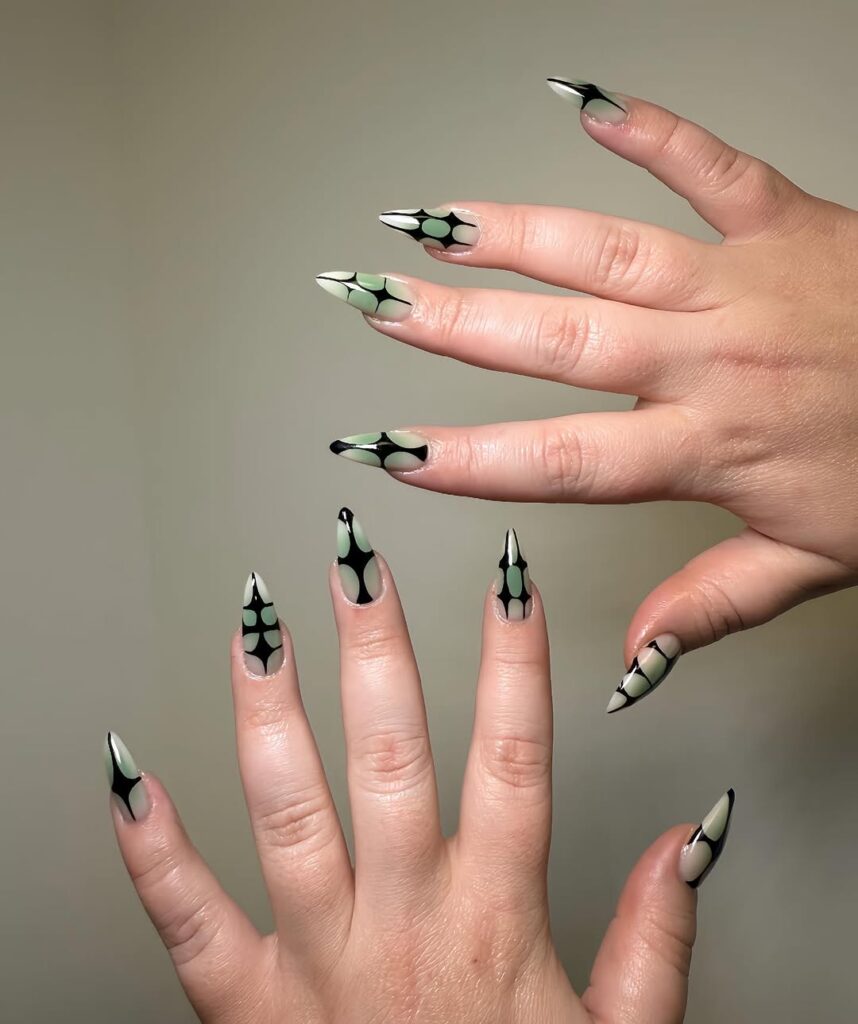 Short Stiletto Nails (Bold & Edgy)