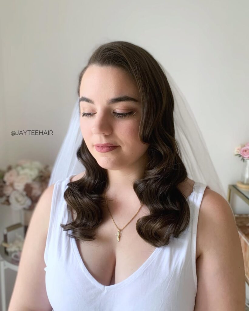 Retro Hollywood Waves