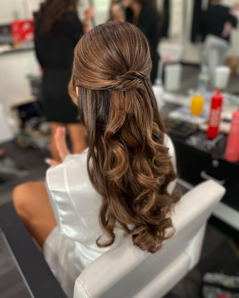 Top 19 Claw Clip Hairstyle Ideas: Trendy and Effortless Looks for Every Occasion 1 The Classic Half-Up Twist