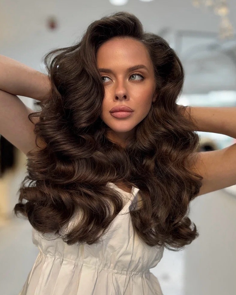 15 Best Date Night Hairstyles You Can Do at Home 9 Voluminous Curls