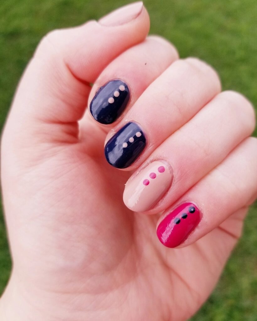 Nude Nails with Glossy & Matte Mix