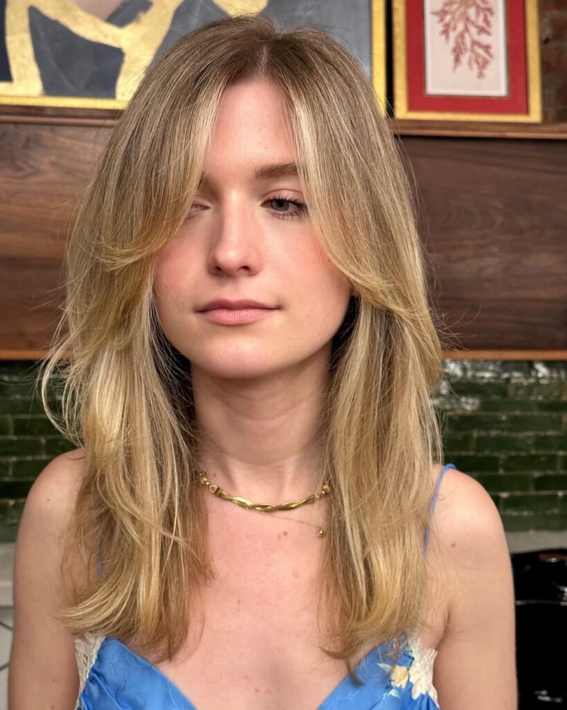 Face-Framing Layers with Side Part