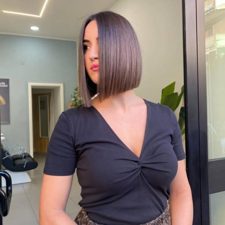 medium hairstyles for women over 30