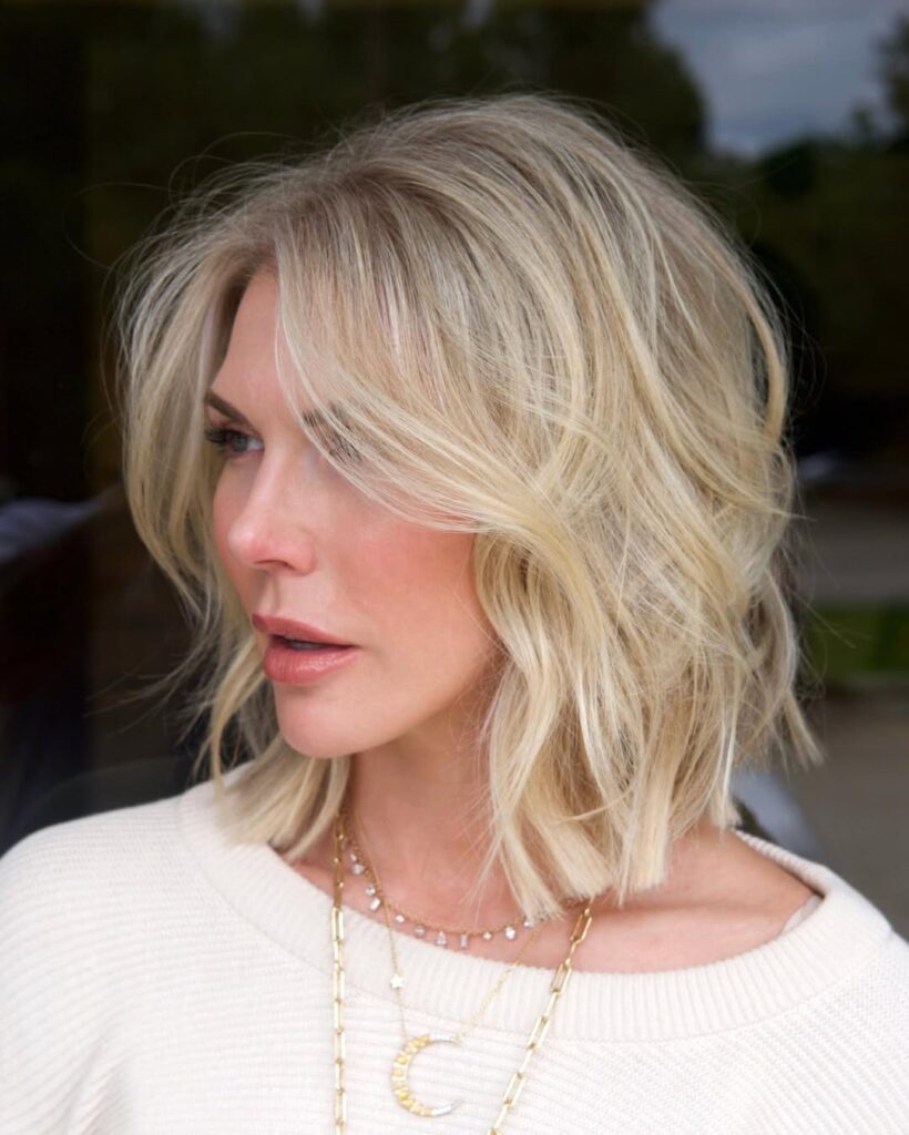 Top 14 Messy Hairstyles for Busy Mornings 5 Textured Lob with Piece-Y Ends