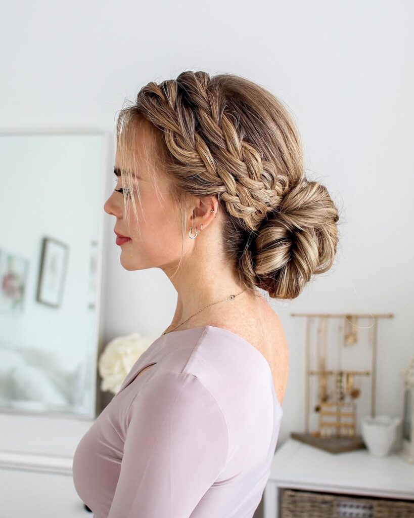 Top 14 Messy Hairstyles for Busy Mornings 6 Braided Messy Updo