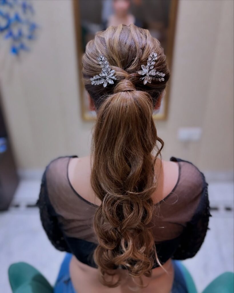 Top 14 Messy Hairstyles for Busy Mornings 3 Twisted High Ponytail